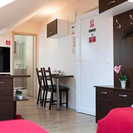 Lucsony Apartman Mosonmagyarovar Exterior photo